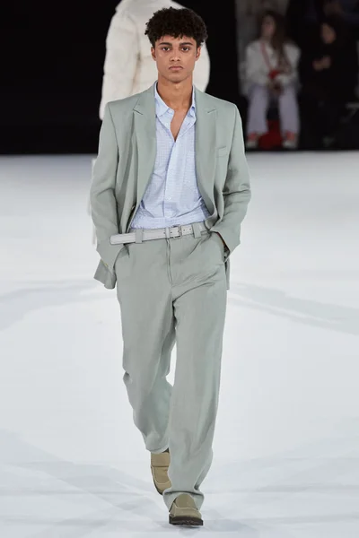 Look 30
